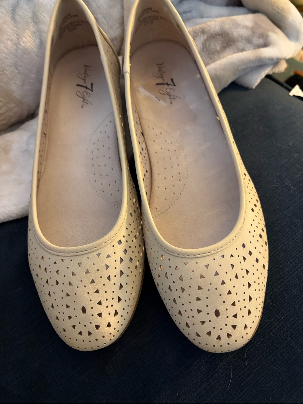 Vintage 7 eight, Cream Laser-Cut Ballet Flats